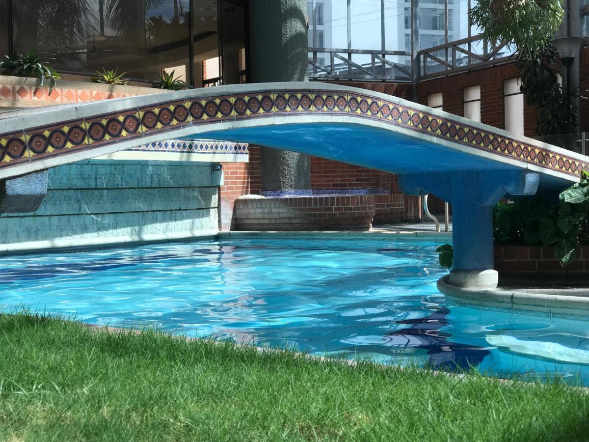Casa Morales Hotel Internacional Y Centro De Convenciones Ibagué Kültér fotó The swimming pool