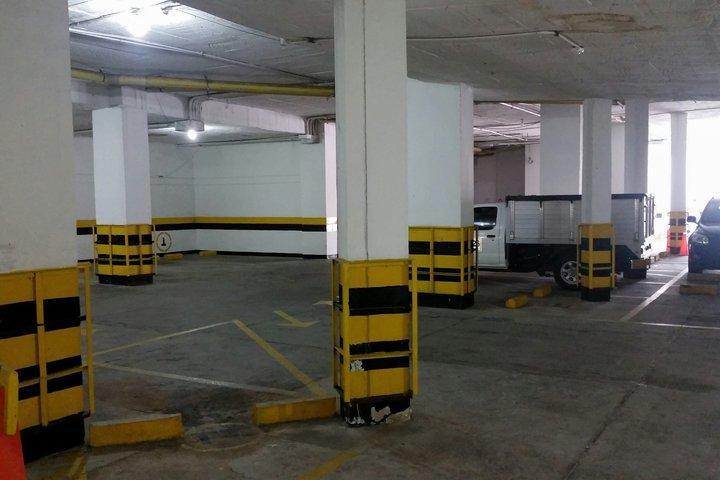 Casa Morales Hotel Internacional Y Centro De Convenciones Ibagué Kültér fotó The car park at the station